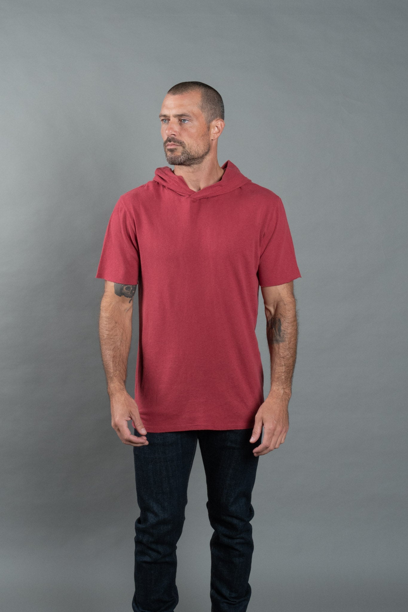 Sudadera con capucha de manga corta de mezcla de lino para hombre