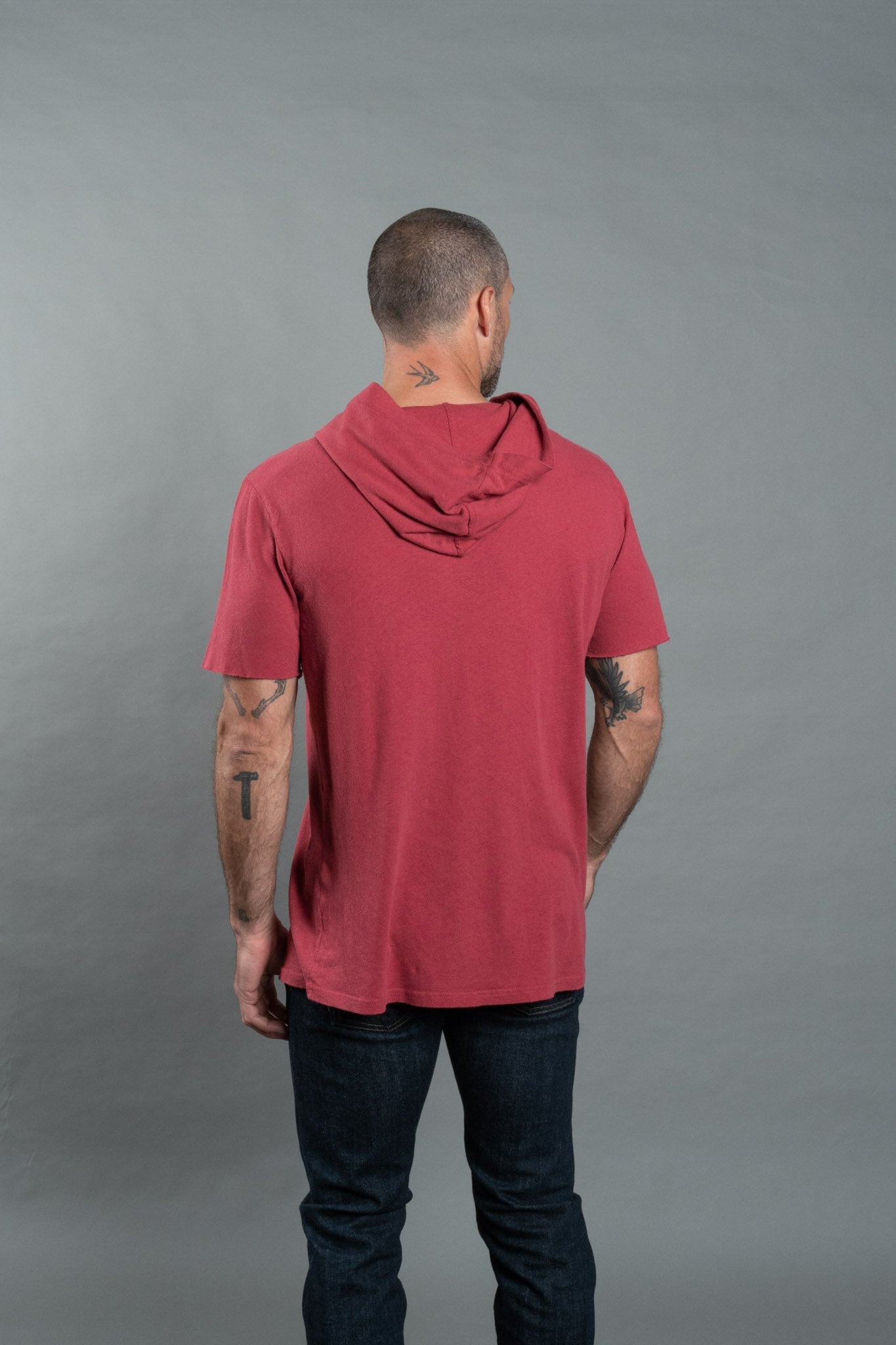 Sudadera con capucha de manga corta de mezcla de lino para hombre