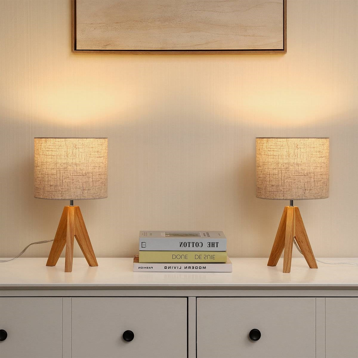 Juego de 2 lámparas de mesa trípode de madera maciza con pantalla cilíndrica de lino beige
