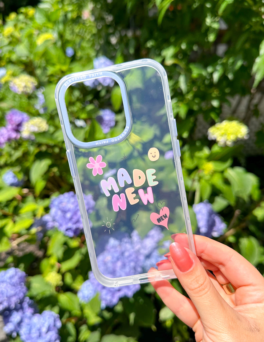 Hice una funda nueva para el teléfono.
