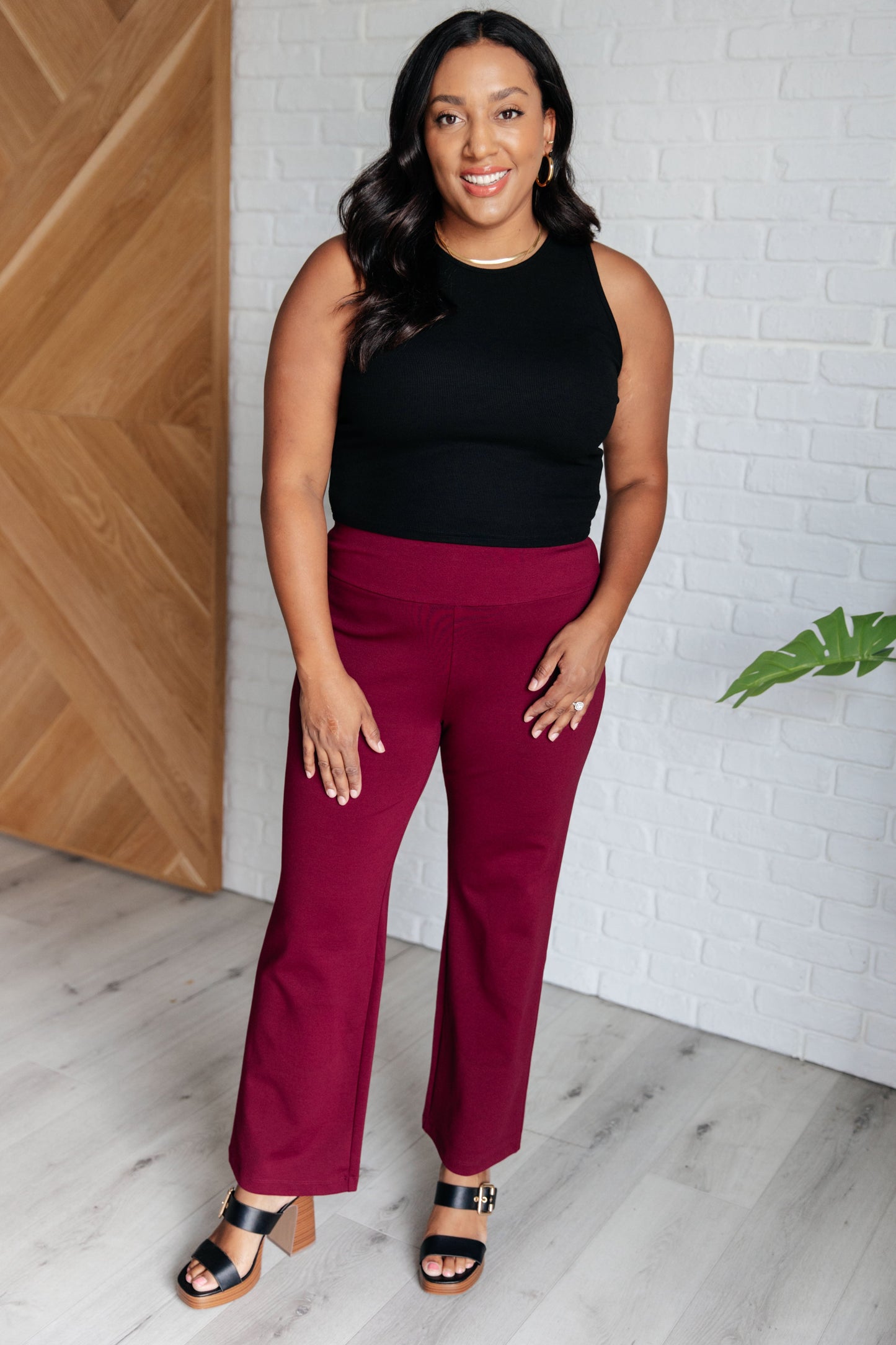 Pantalones Magic Straight color vino