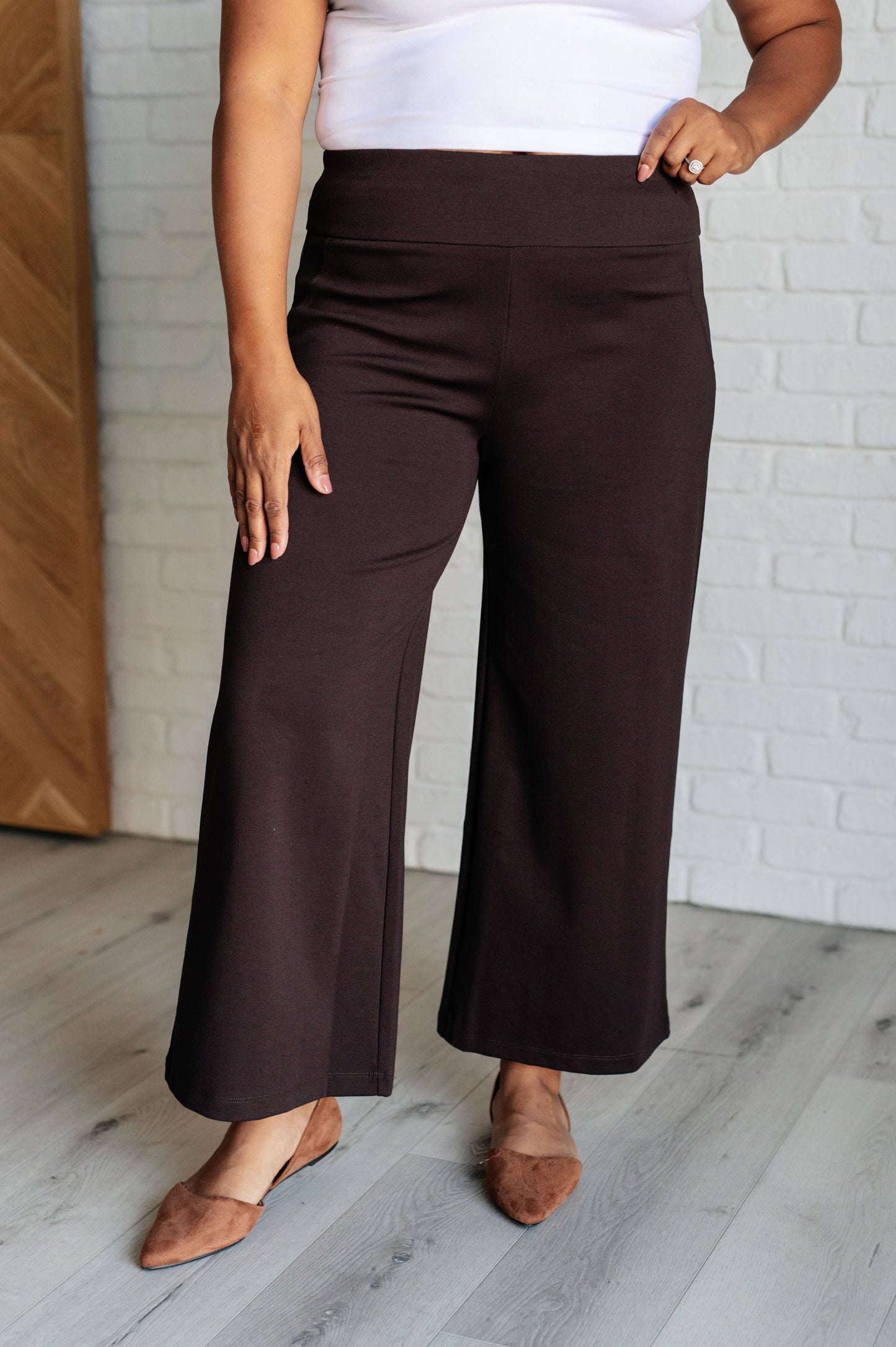 Pantalones Magic Capri de Pierna Ancha en Chocolate