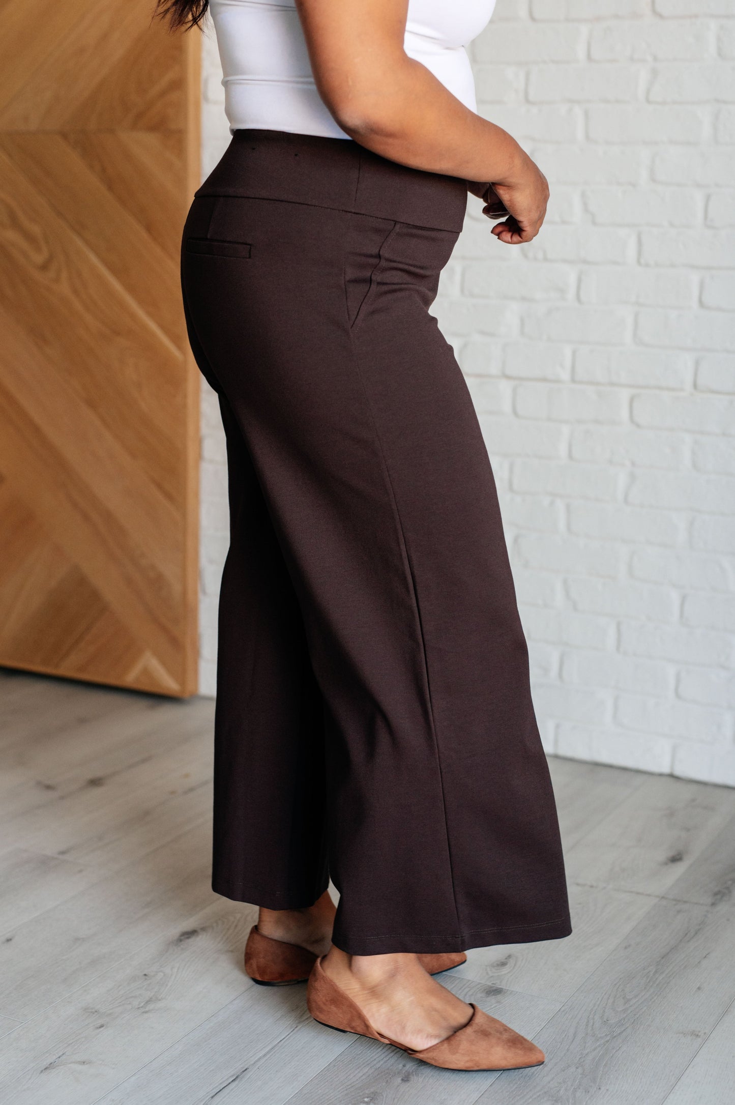 Pantalones Magic Capri de Pierna Ancha en Chocolate