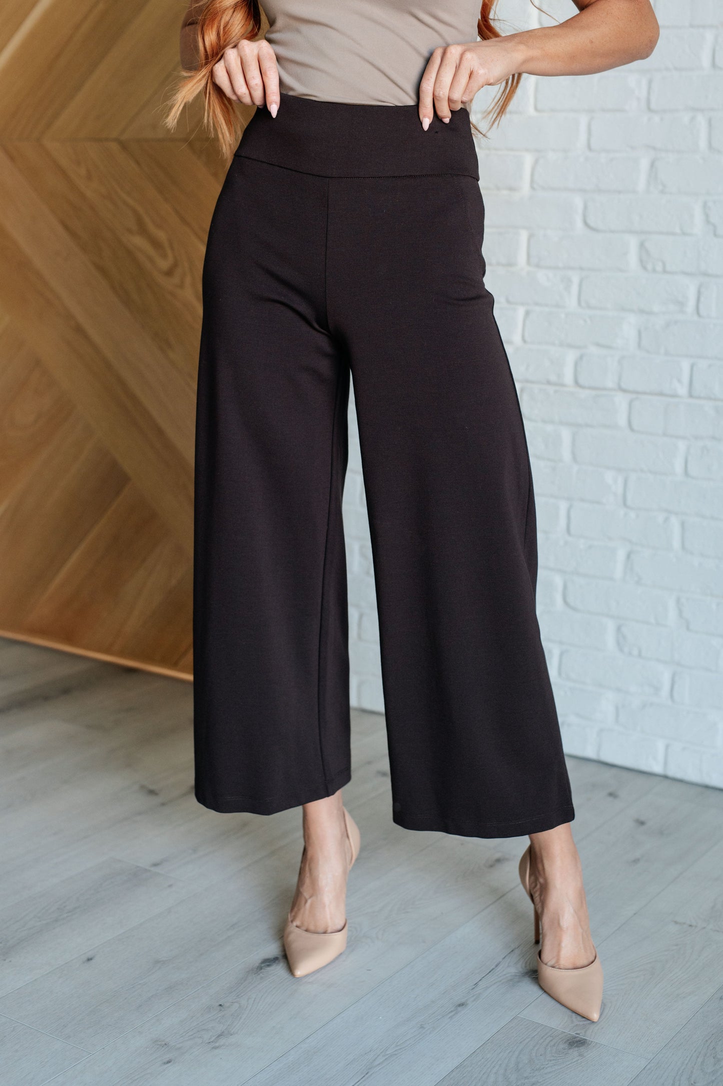 Pantalones Magic Capri de Pierna Ancha en Chocolate