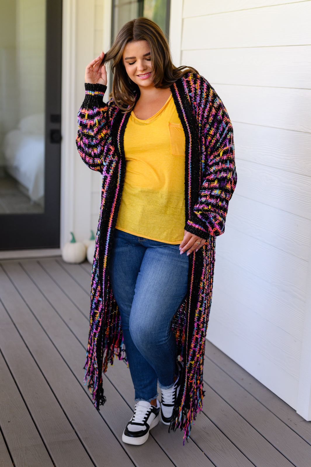 Camiseta de cuello de pico con efecto jaspeado y desteñido, color amarillo dorado