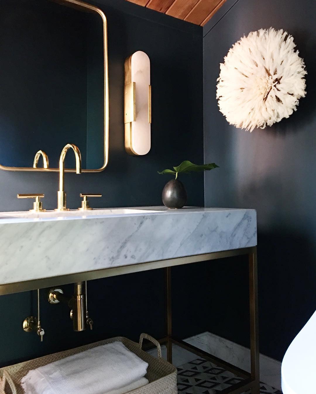 Alvora | Oblong Alabaster Wall Sconce with Brass Accents | Warm Diffused Glow for Foyers