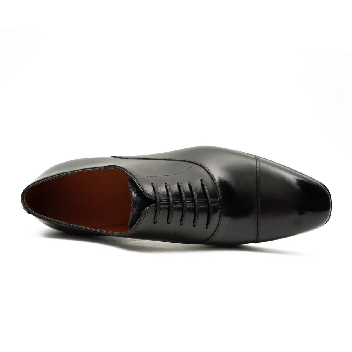 Cap-Toe Oxford Shoe with Tapered Squared Toe
