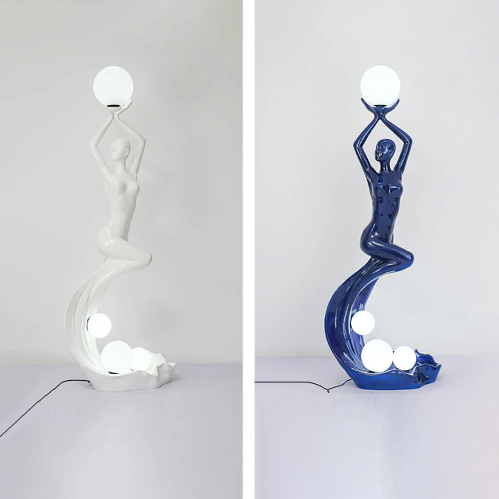 Lámpara de pie con escultura de sirena