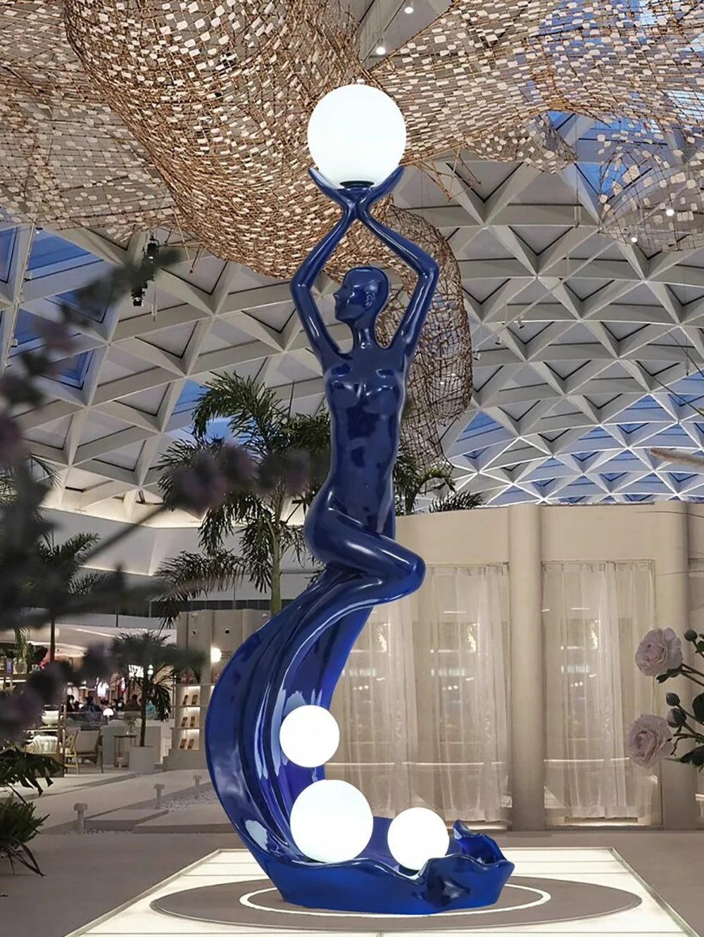 Lámpara de pie con escultura de sirena