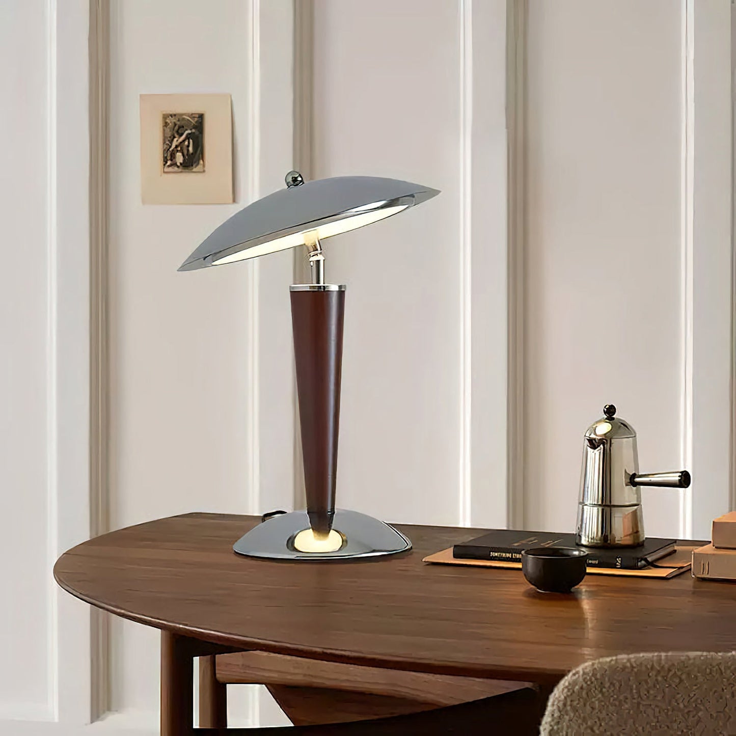 Lámpara de Mesa con Cúpula Metálica