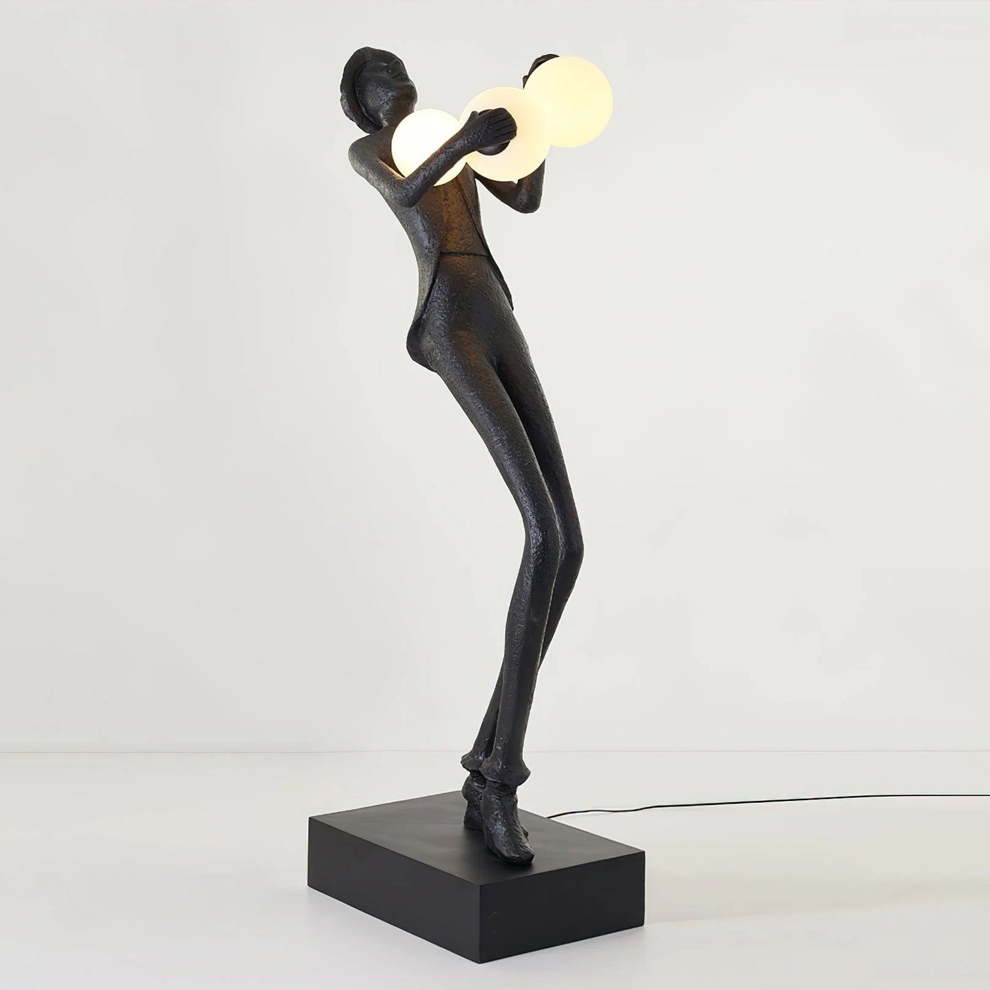 Lámpara de pie con escultura del personaje Michael