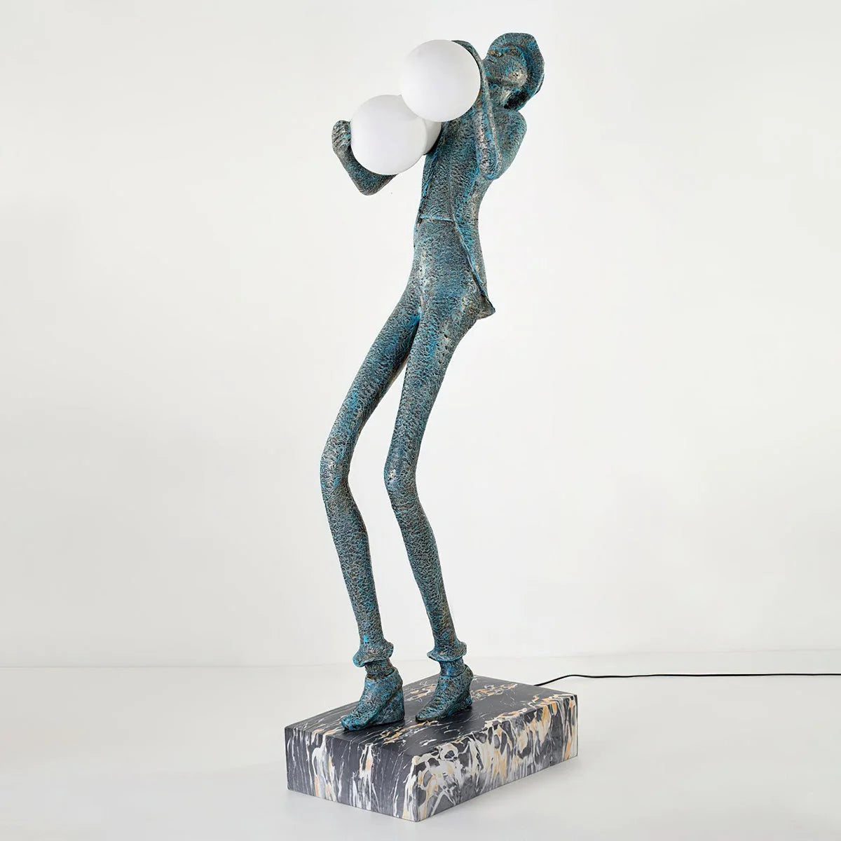 Lámpara de pie con escultura del personaje Michael