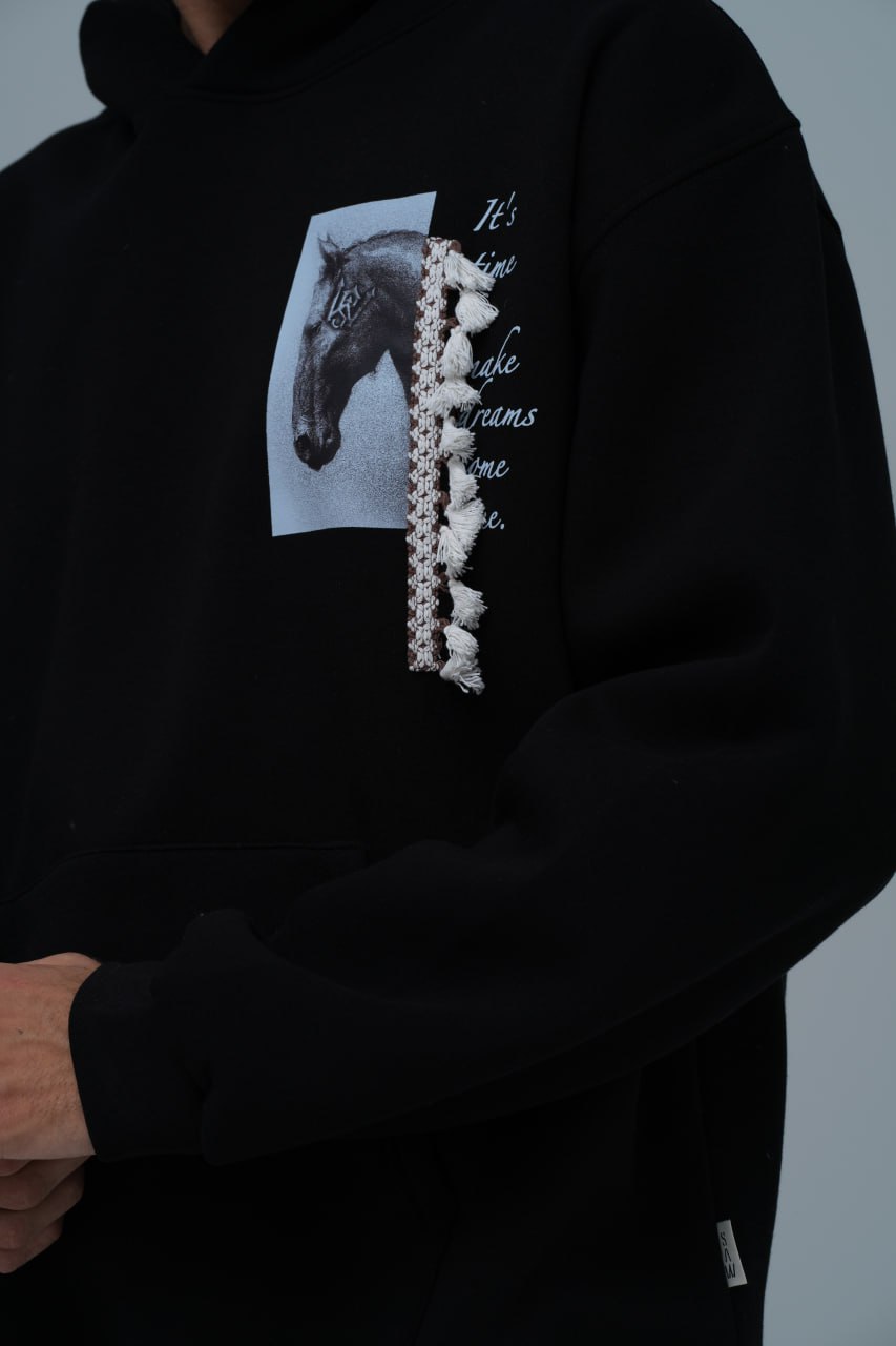 Sudadera con capucha y gráfico de caballo de técnica mixta