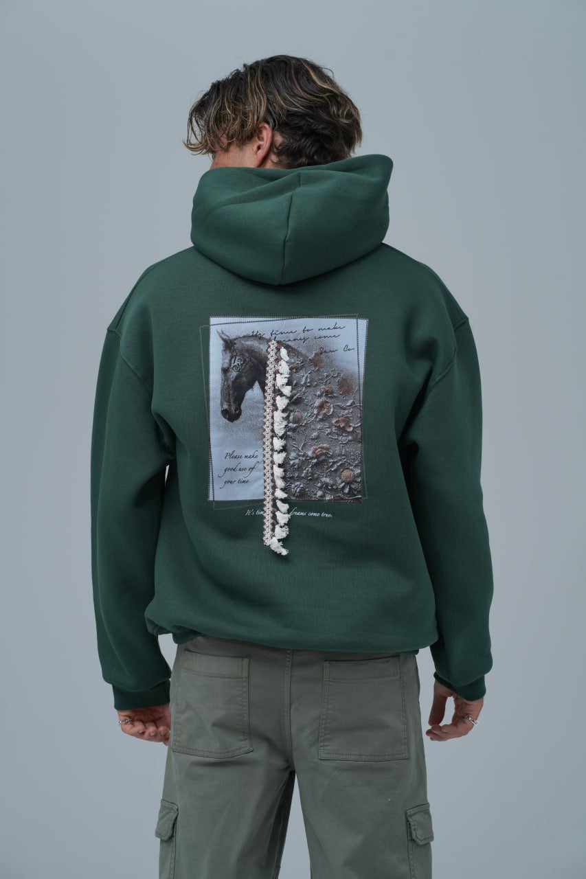 Sudadera con capucha y gráfico de caballo de técnica mixta