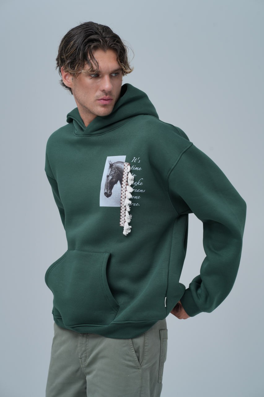 Sudadera con capucha y gráfico de caballo de técnica mixta