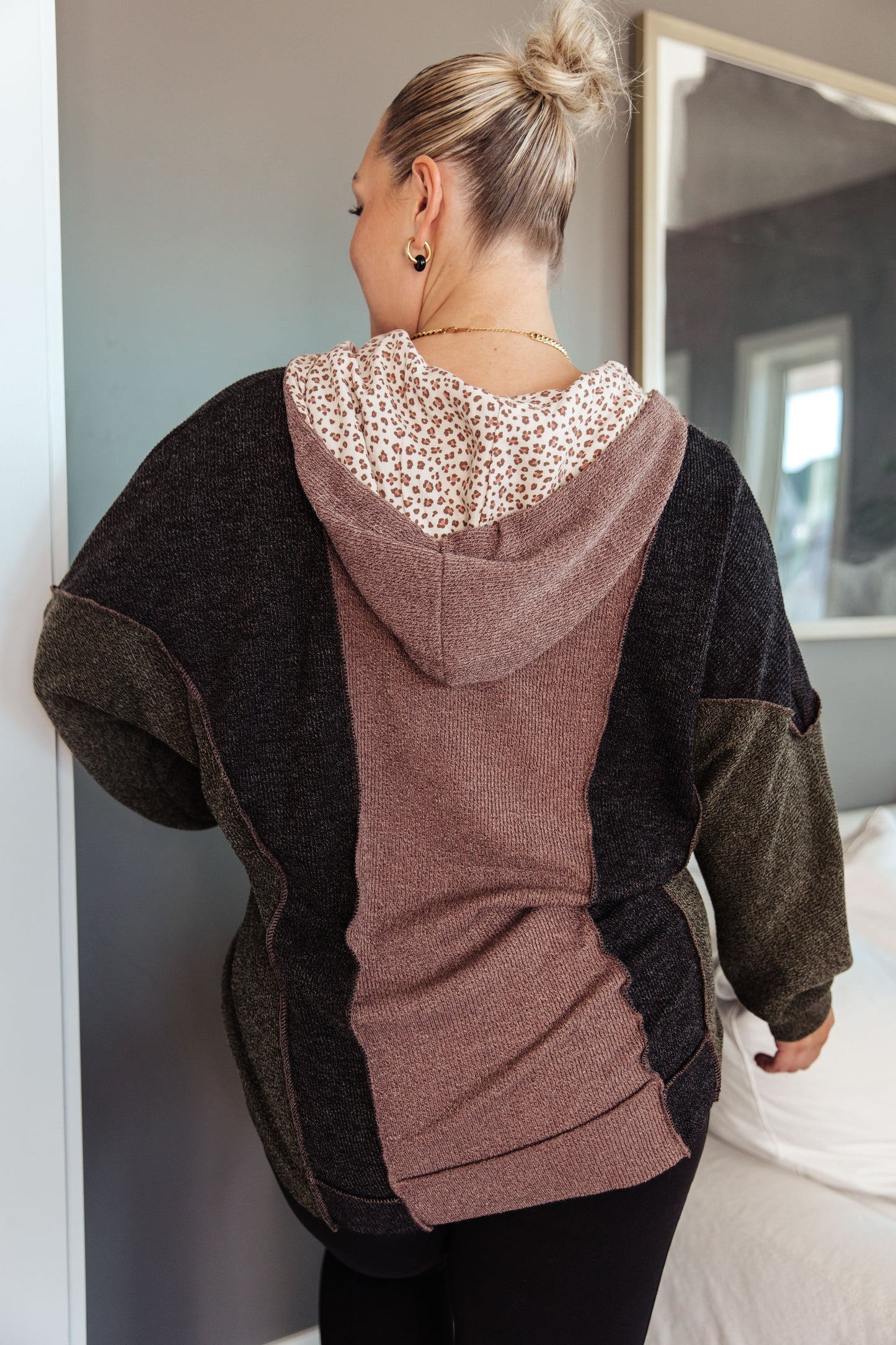 Sudadera con capucha de bloques de color «Emociones encontradas»