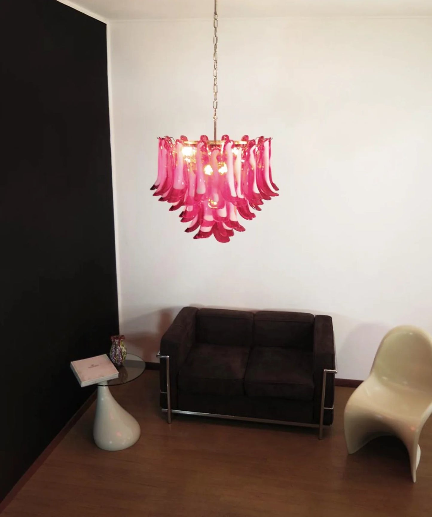 Candelabro vintage de cristal rojo de Murano con pétalos