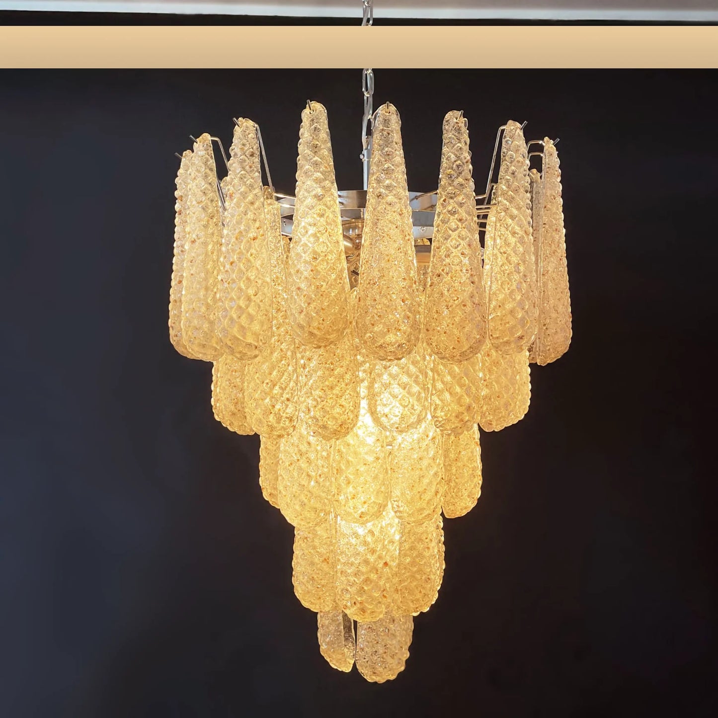 Lámpara de araña con colgantes de pétalos de cristal de Murano ámbar vintage