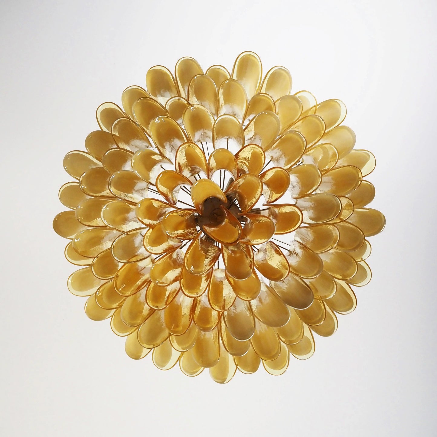 Lámpara de araña de cristal de Murano caramelo con pétalos