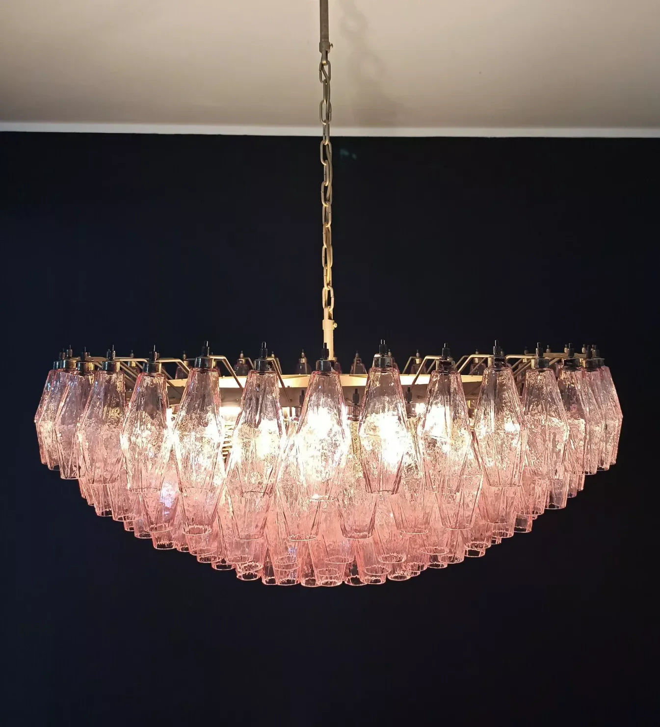 Lámpara de araña de cristal facetado Murano rosa de rombos