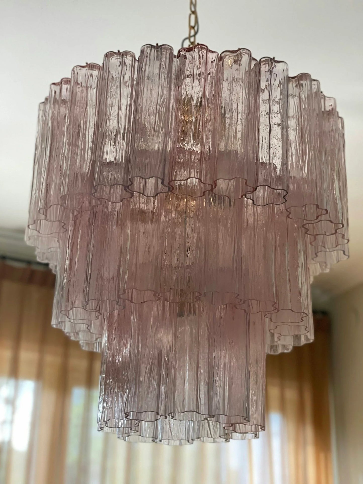 Lámpara de araña de tubo de cristal de Murano rosa
