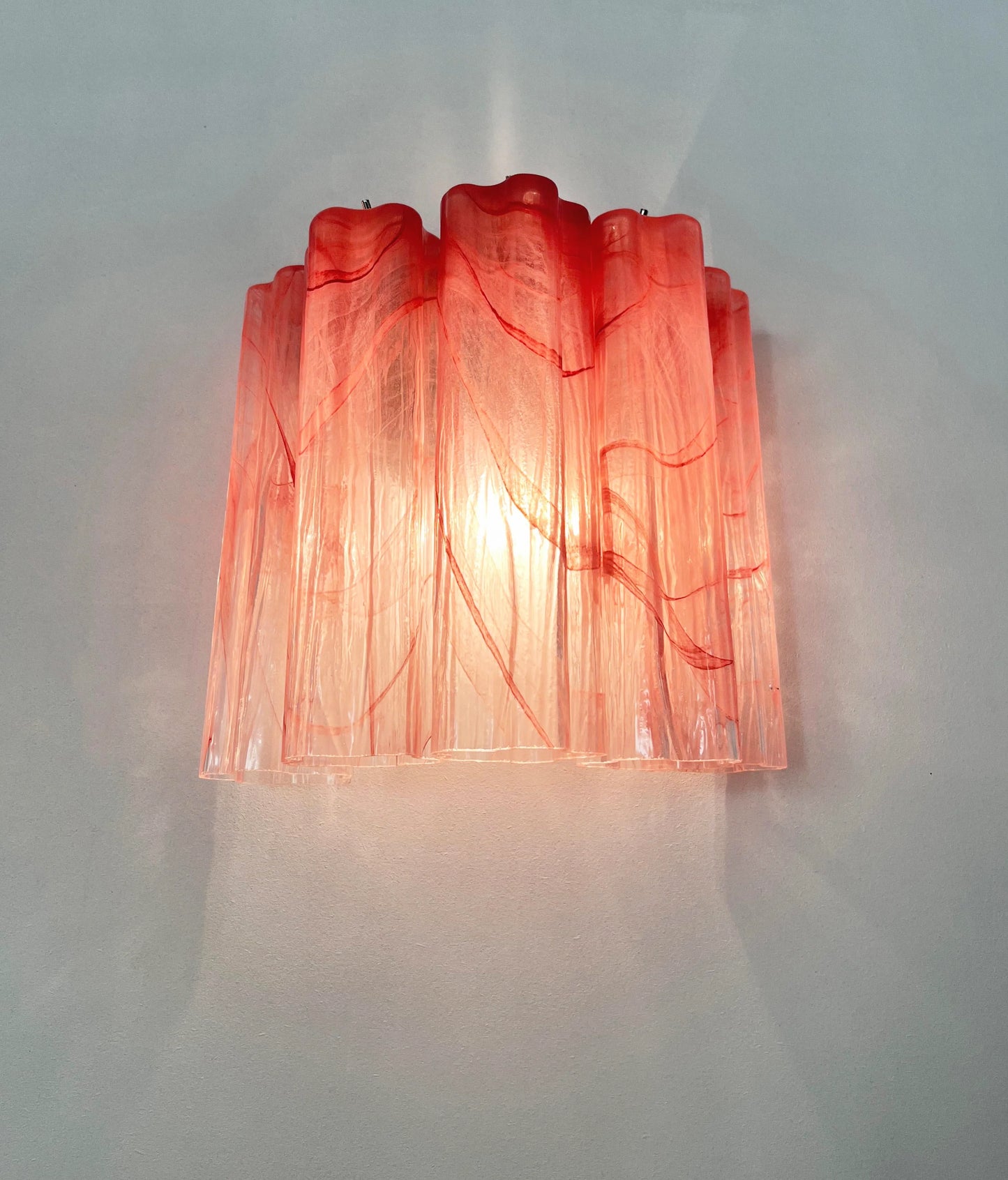 Lámpara de pared de tubo de cristal rojo de Murano