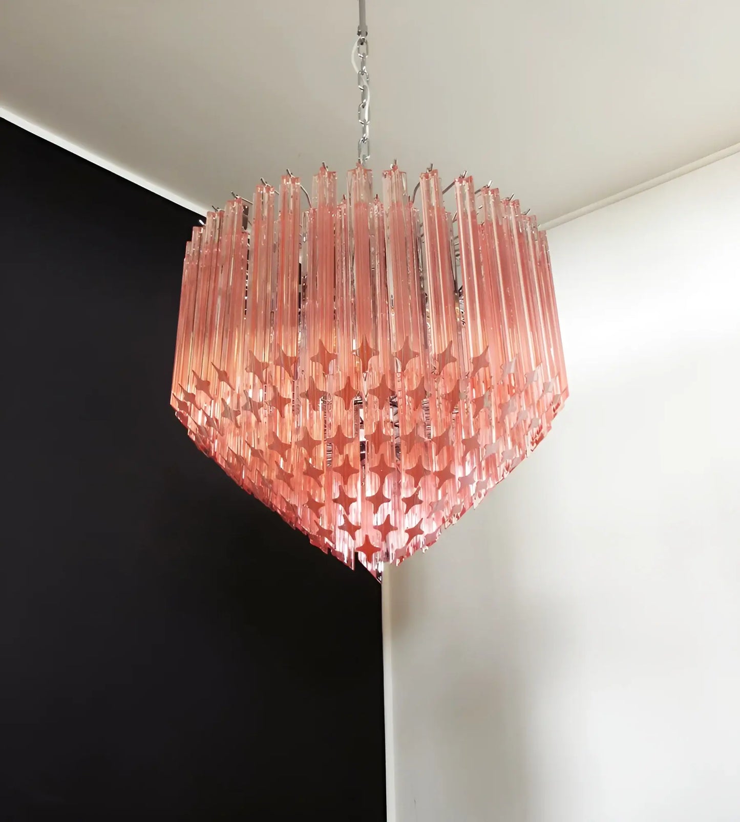 Lámpara de araña rosa con prismas Murano Quadriedri