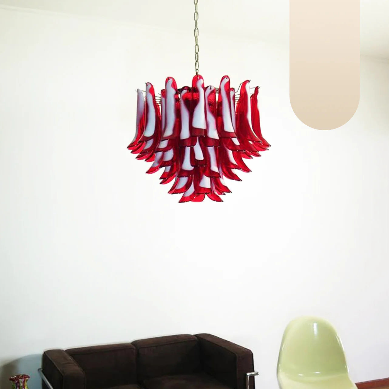 Candelabro vintage de cristal rojo de Murano con pétalos