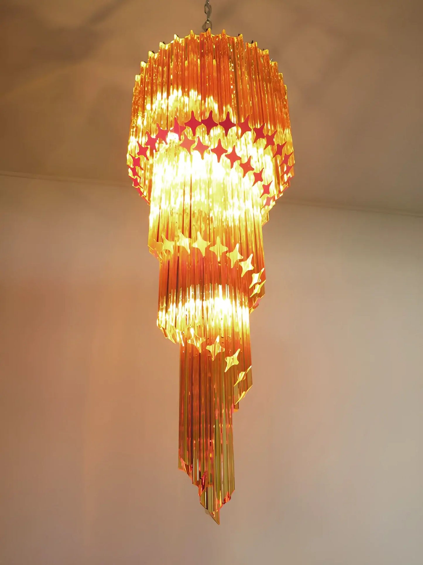 Lámpara de Araña Murano en Espiral de Cristal Prismático Ámbar