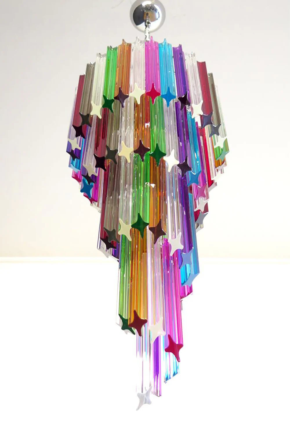 Lámpara de araña de cristal de Murano en espiral con prismas multicolores