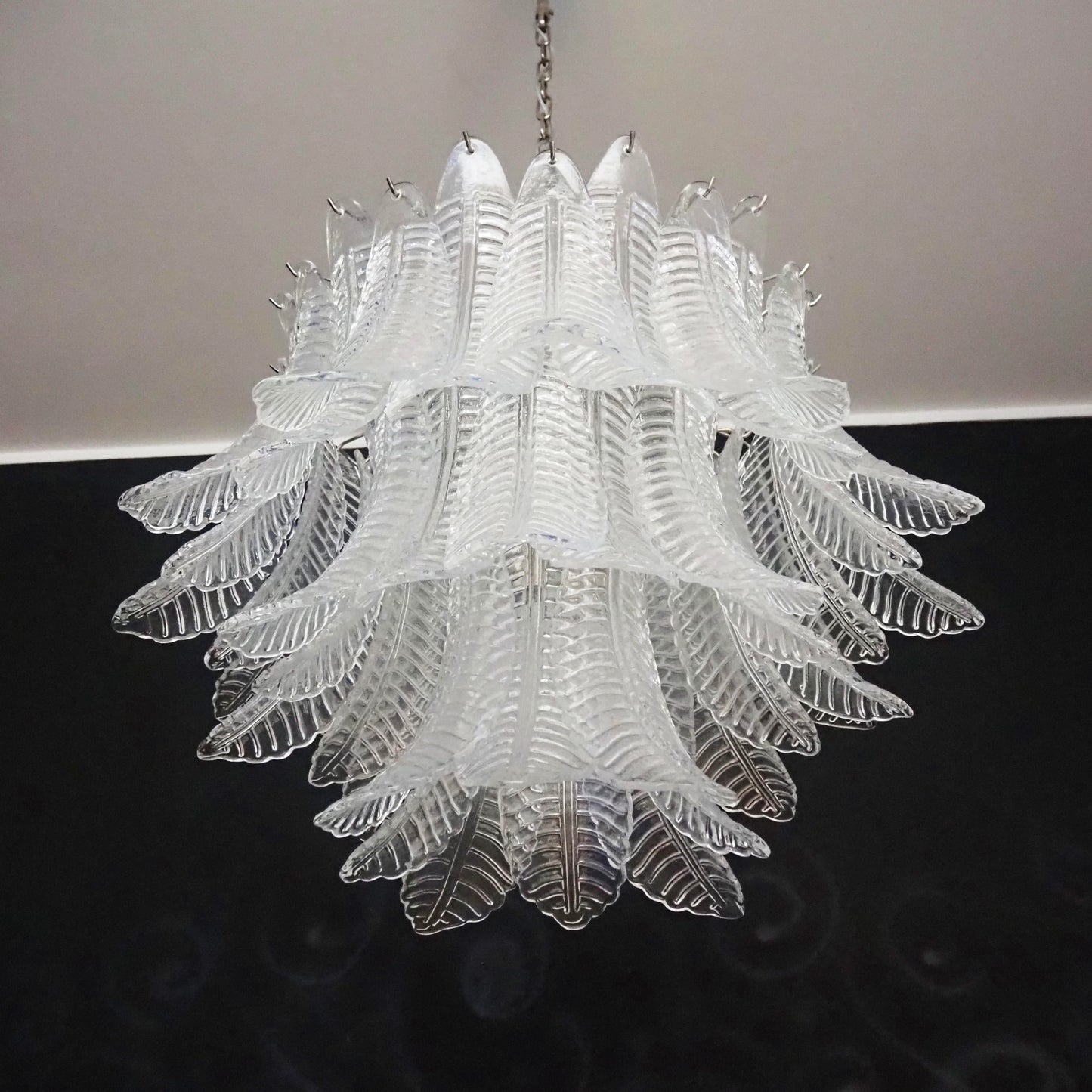 Lámpara de araña de cristal transparente con helechos de Murano