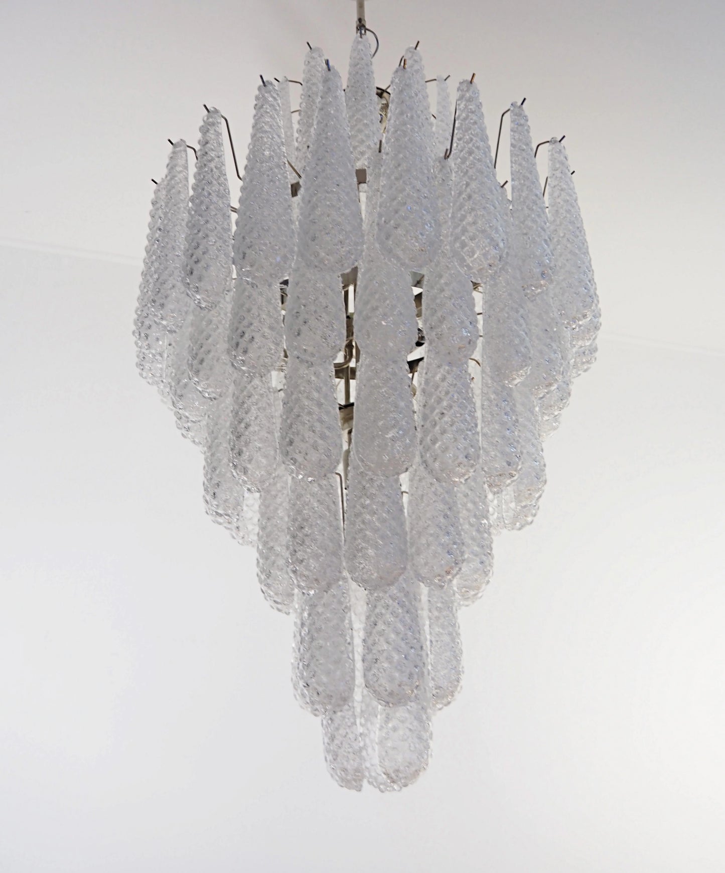 Lámpara de araña de cristal con pétalos transparentes de Murano