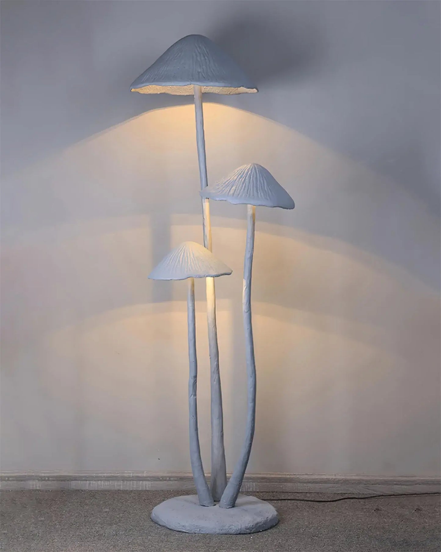 Lámpara de pie con escultura de seta