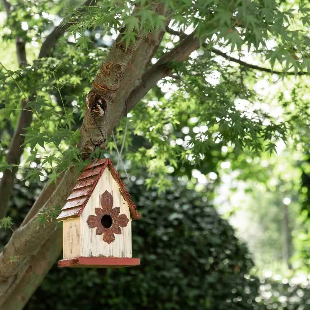 Casita de pájaros de madera maciza con forma de A para exteriores con techo de lamas color terracota
