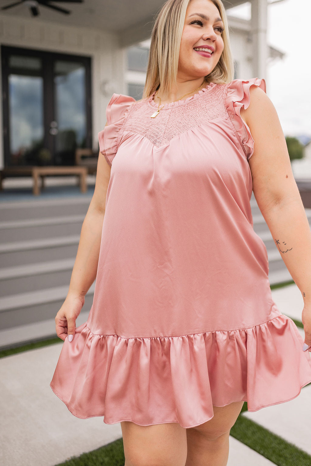 Nuevo vestido con volantes Gal