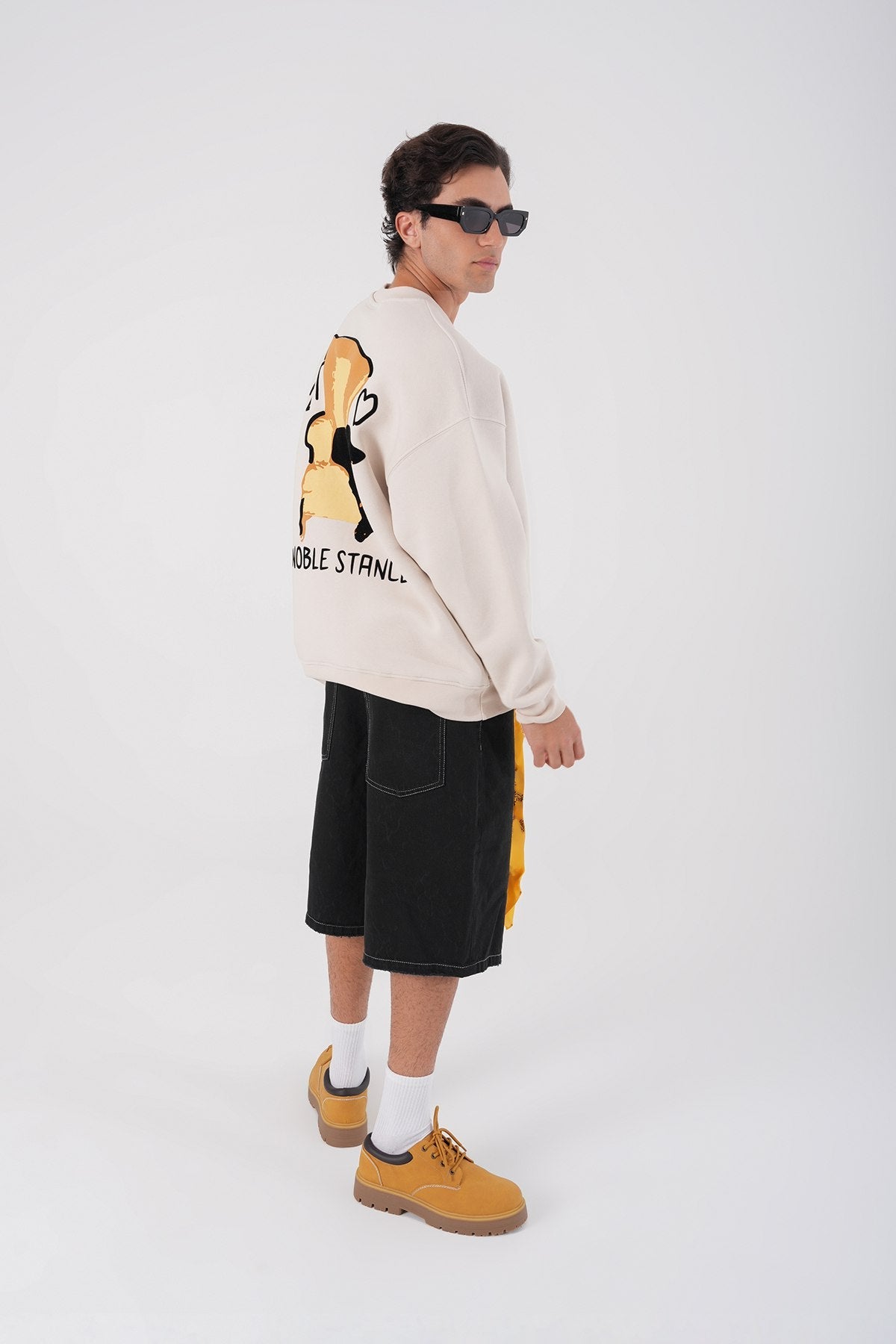 Sudadera extragrande Noble Stance: Gráfico artístico de corazón y perro