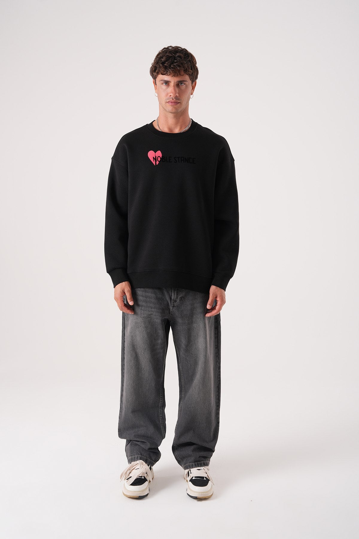 Sudadera extragrande Noble Stance: Gráfico artístico de corazón y perro
