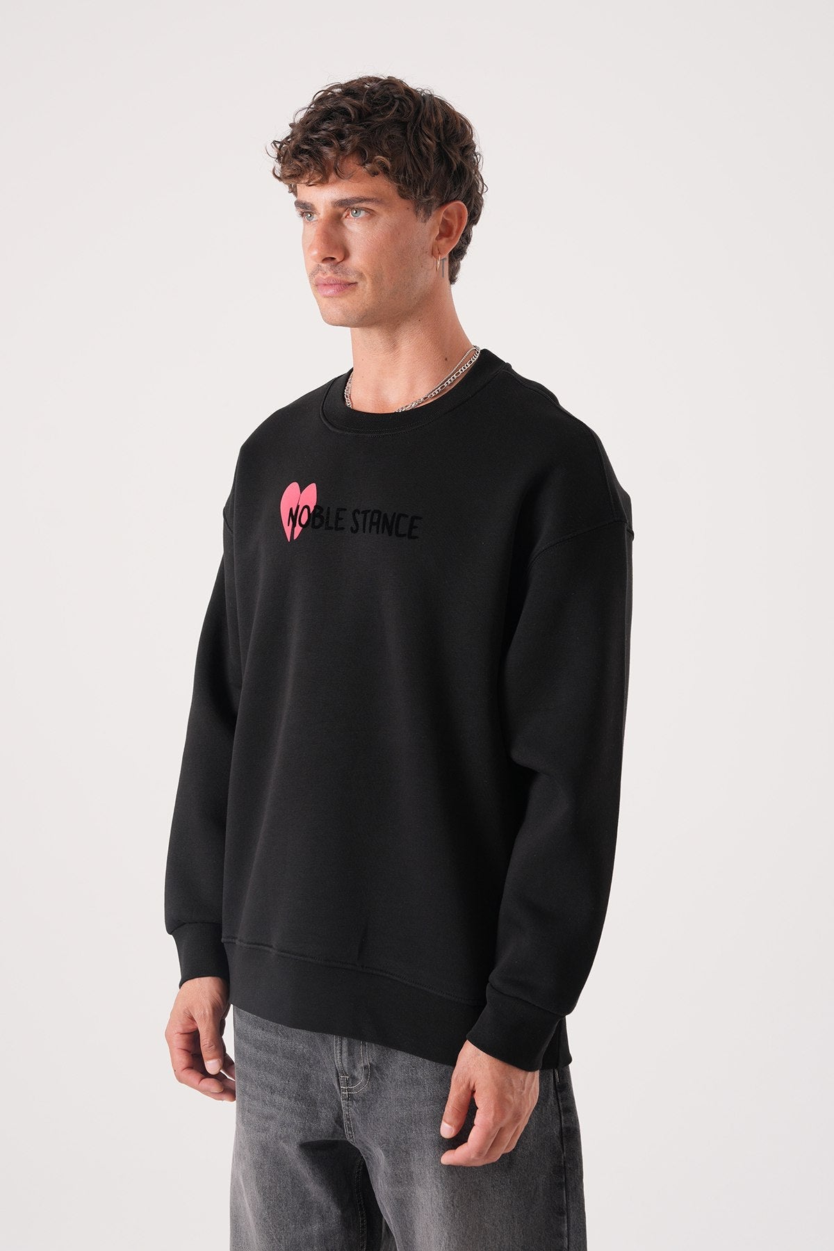 Sudadera extragrande Noble Stance: Gráfico artístico de corazón y perro
