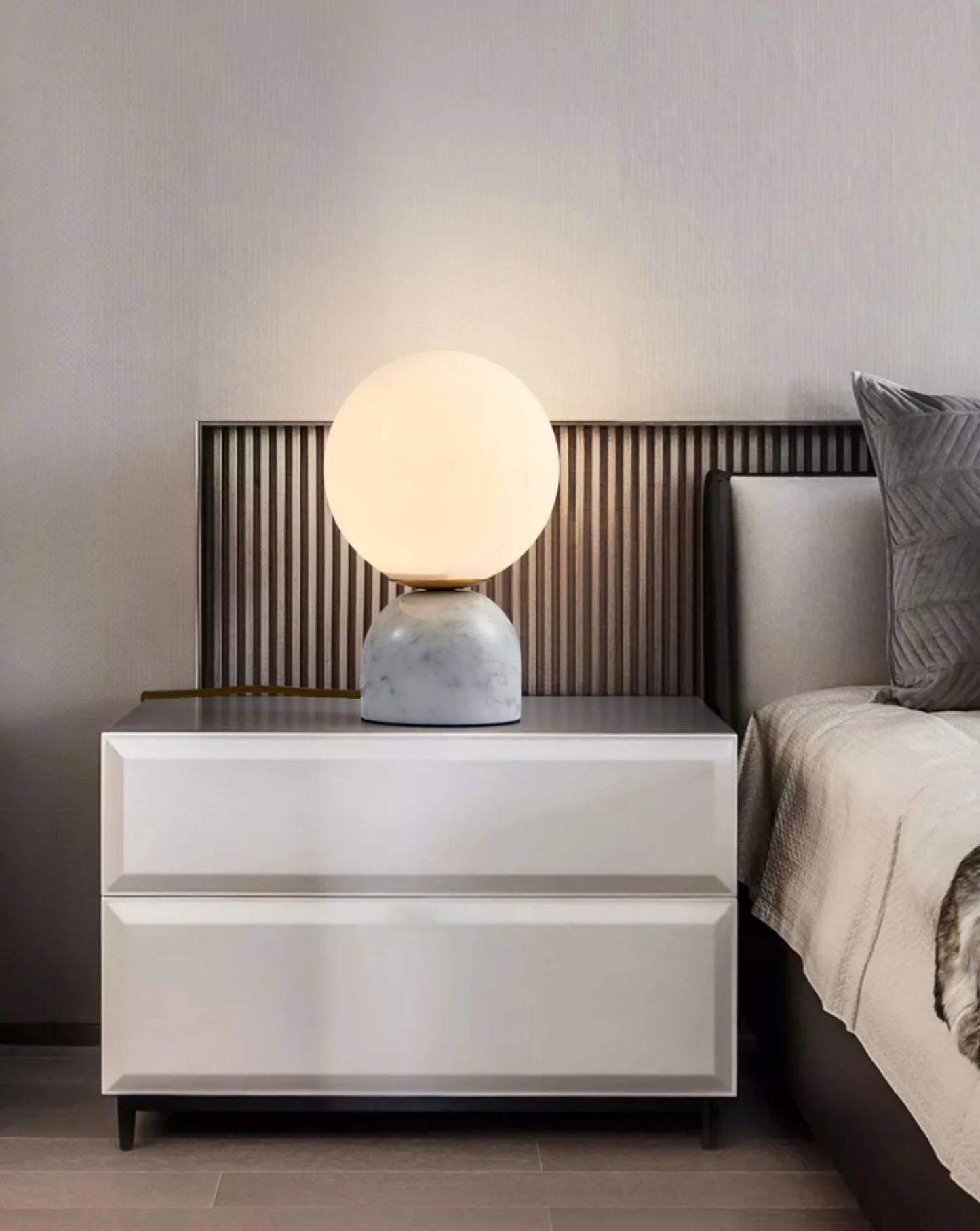 Lámpara de mesa de alabastro nórdica para mesita de noche