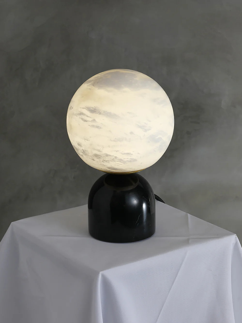 Lámpara de mesa de alabastro nórdica para mesita de noche