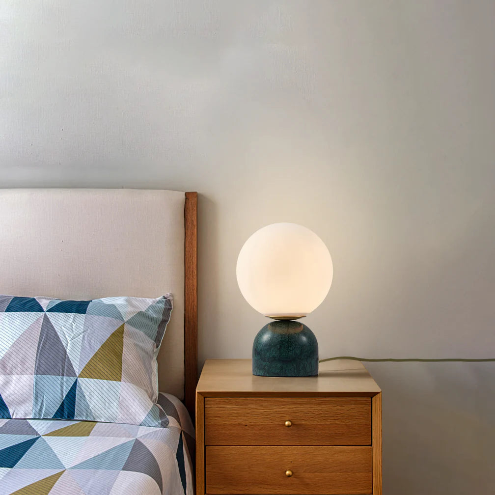 Lámpara de mesa de alabastro nórdica para mesita de noche