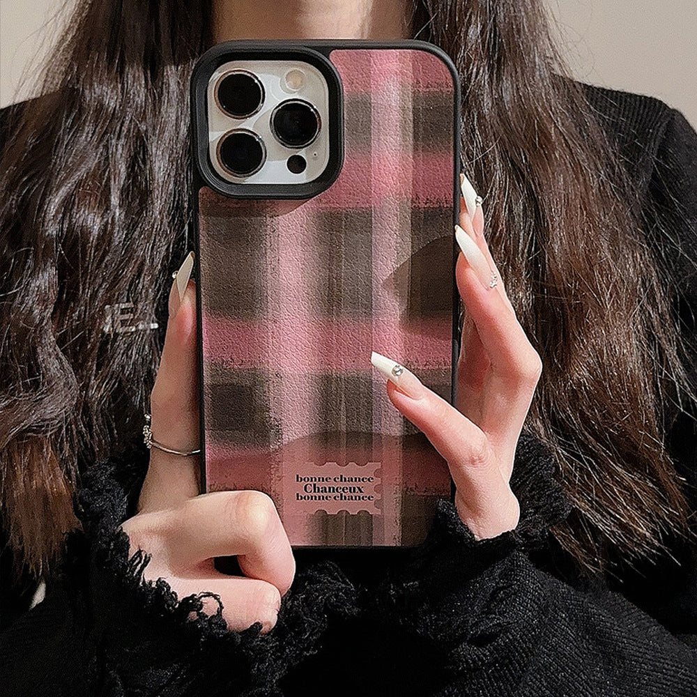 Girl contrasting color plaid Apple 16 mobile phone case 17promax autumn and winter sweet and cool 11 for iPhone13 leather 12