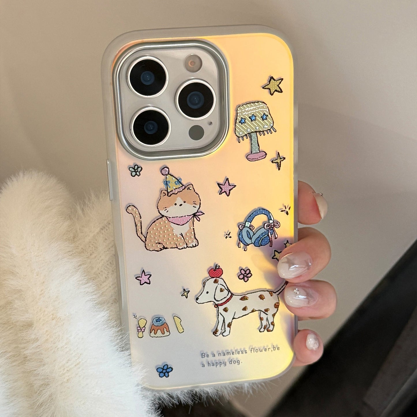 Funda de teléfono móvil dorada con estampado de mascota linda para iPhone 17, 16 láser, 15 Promax, 14 de dibujos animados, 11 galvanizada
