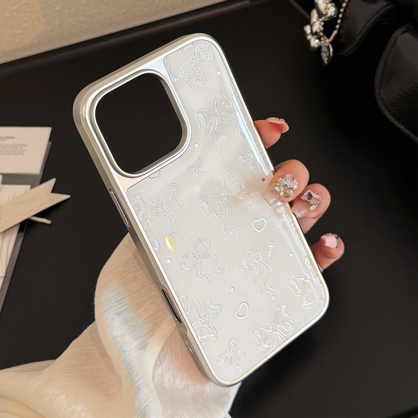 Funda de teléfono móvil Gilt Apple 16promax iphone15 lazo de perlas 13 galvanoplastia 17 para Huawei P70