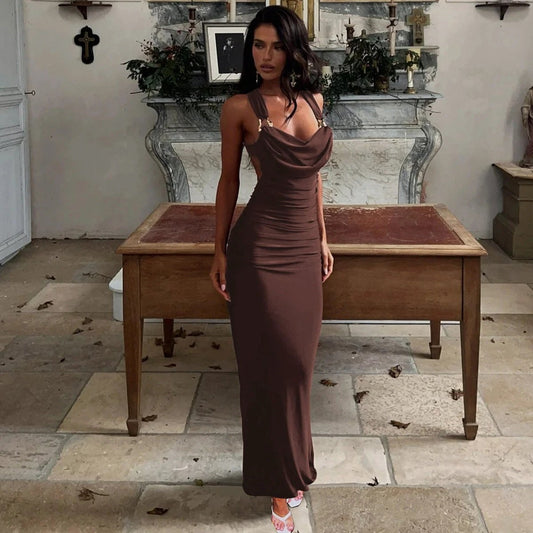 Vestido largo sin espalda con fruncido