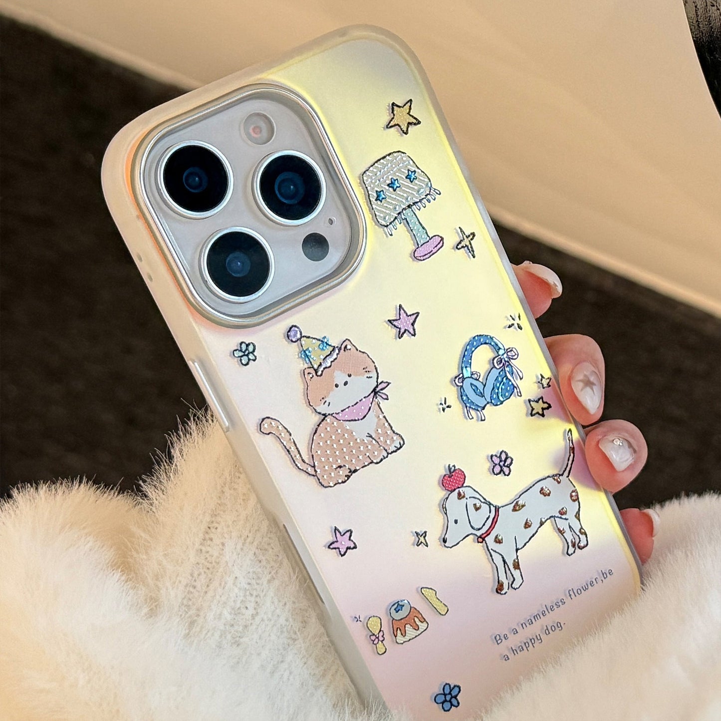 Funda de teléfono móvil dorada con estampado de mascota linda para iPhone 17, 16 láser, 15 Promax, 14 de dibujos animados, 11 galvanizada