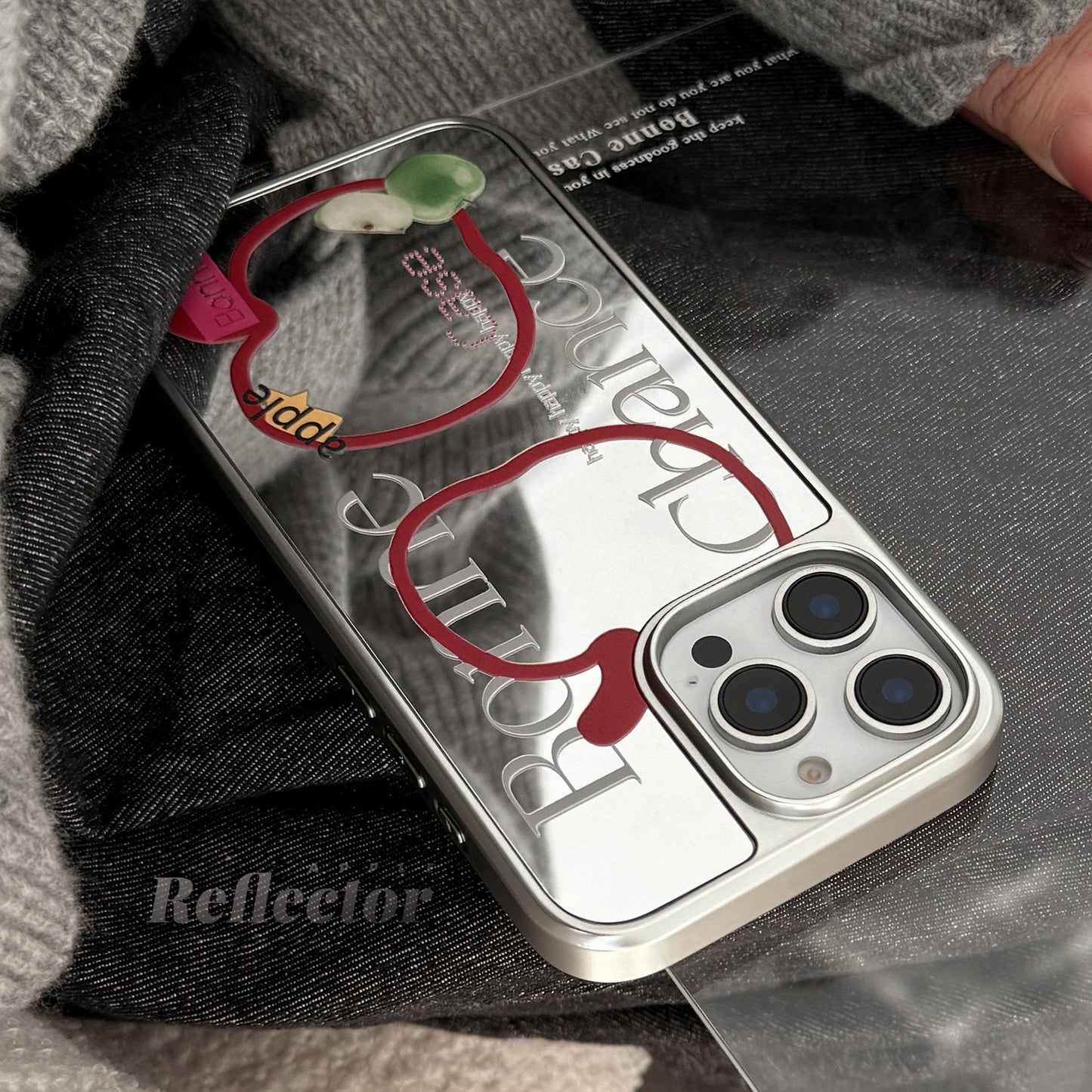 El sentido premium es adecuado para la funda de móvil 16promax iphone17 línea de espejo Apple 15 galvanizado plata 13ª generación.