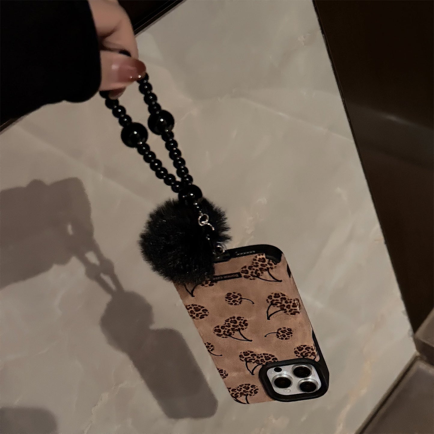 Funda de leopardo de cereza dulce y fresca para iphone16 apple 17 funda para móvil 15promax ante 14 cuerda de felpa 13