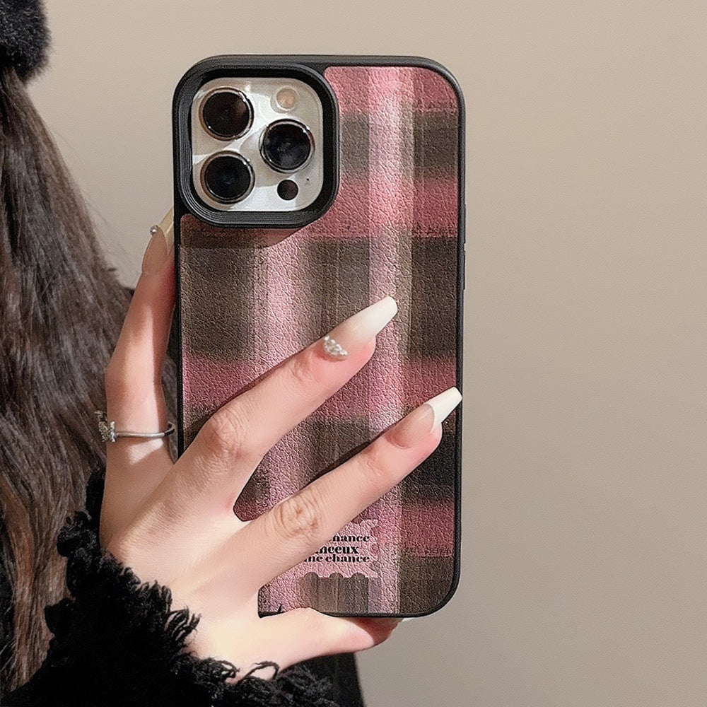 Girl contrasting color plaid Apple 16 mobile phone case 17promax autumn and winter sweet and cool 11 for iPhone13 leather 12