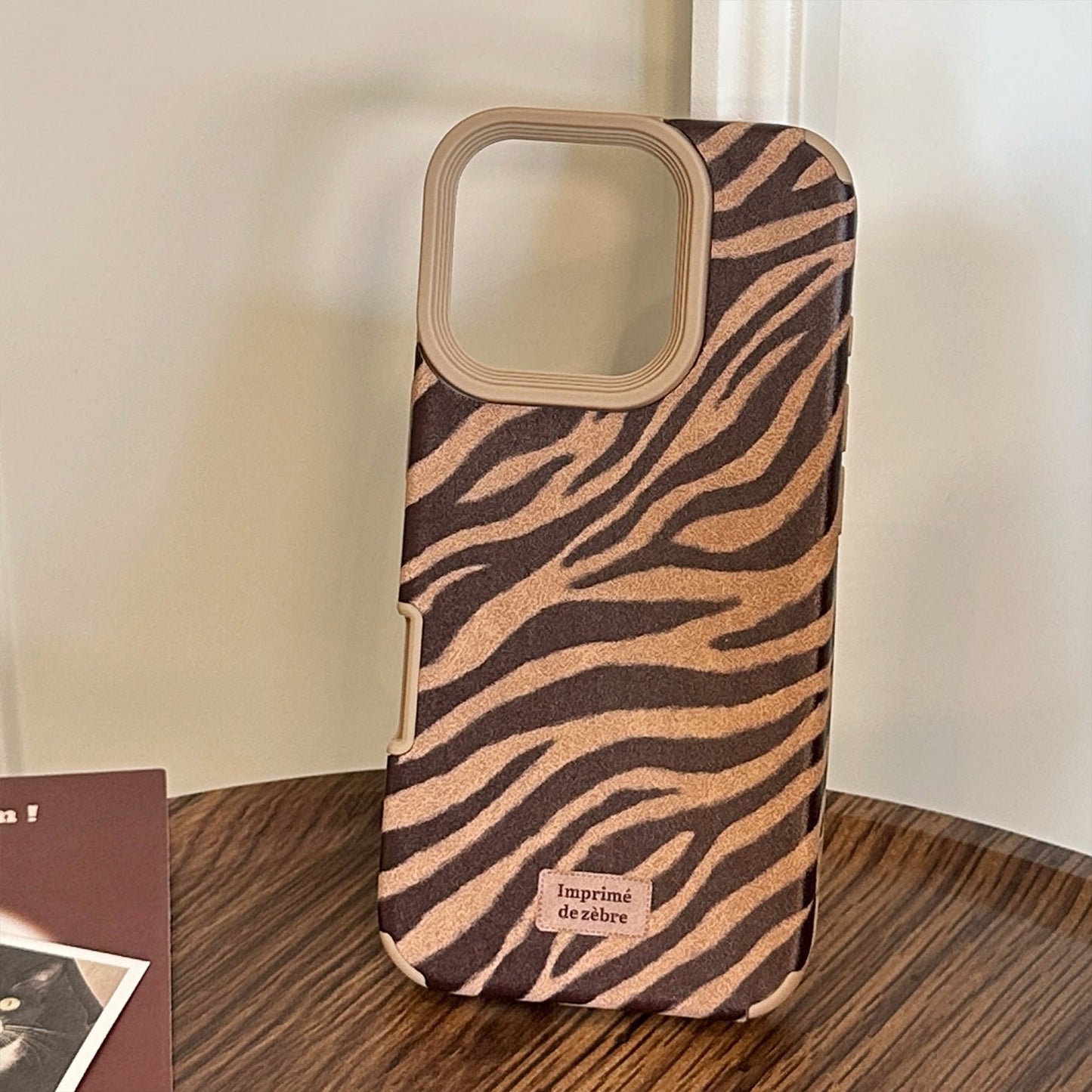 El patrón de cebra personalizado es adecuado para la funda de iPhone 16, Apple 17, teléfono móvil 15promax, retro 14, gamuza 13, generación de pelo.